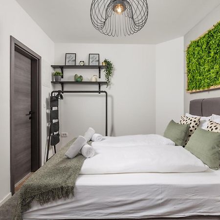 Apartments & Rooms One World Rijeka Zewnętrze zdjęcie